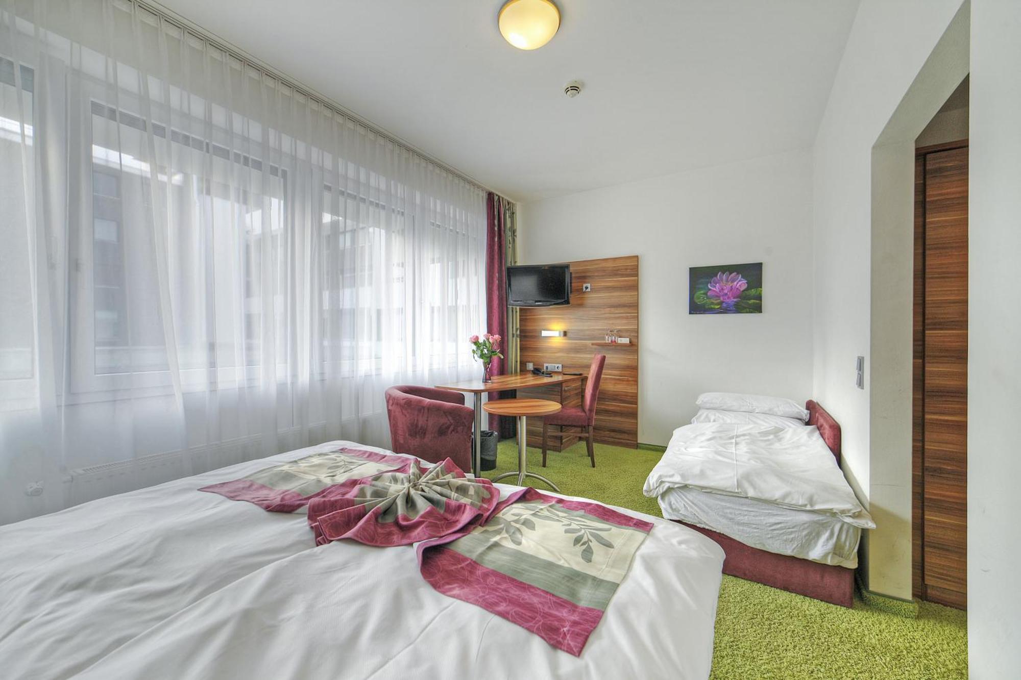 Hotel Da Vinci Grobenzell Ruang foto