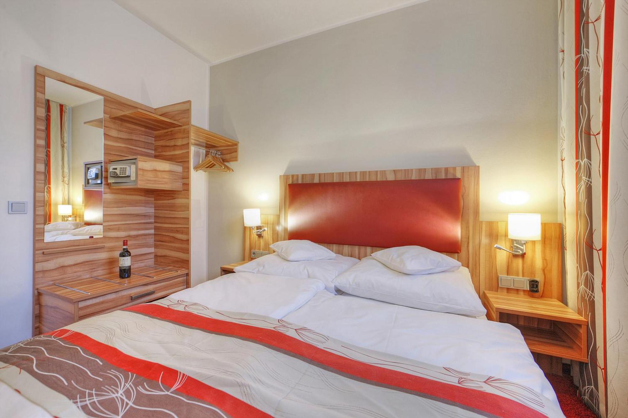 Hotel Da Vinci Grobenzell Ruang foto